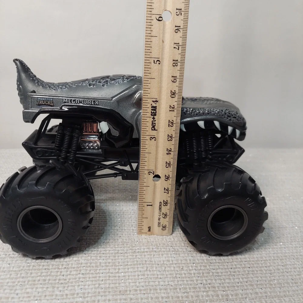 Hot Wheels Monster Trucks Mega-Wrex 1:24‎ Scale Die-Cast Dinosaur Mattel 2016